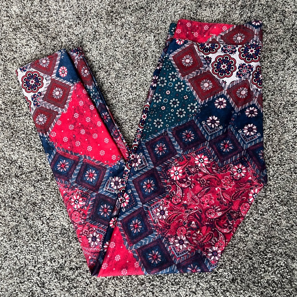 American Eagle abstract pink and blue high rise leggings